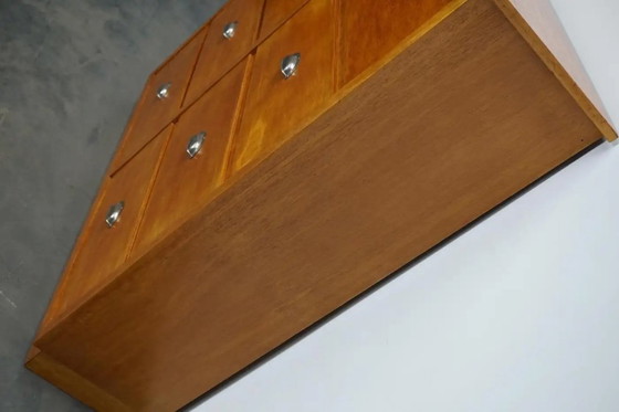 Image 1 of Duitse Eiken Apotheekkast, Midden 20e Eeuw