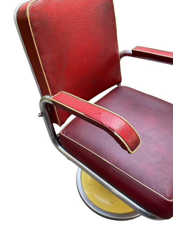 Image 1 of Alter Friseurstuhl