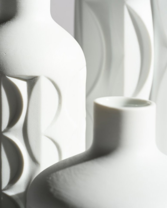 Image 1 of Retro Scherzer Werner Uhl Design Biskuitporzellan Flaschenvase Op-Art Relief TRIO
