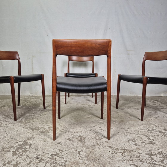 Image 1 of 4x Niels Møller modèle 77 vintage 50s chaise de salle à manger en teck