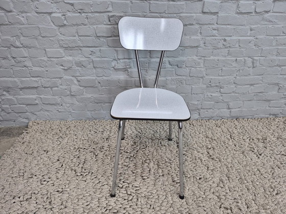 Lot de 2 Chaises de Cuisine Design Vintage par Brabantia, Formica Marbré Blanc, Pays-Bas, Années 1960 (photo 4 of 7)