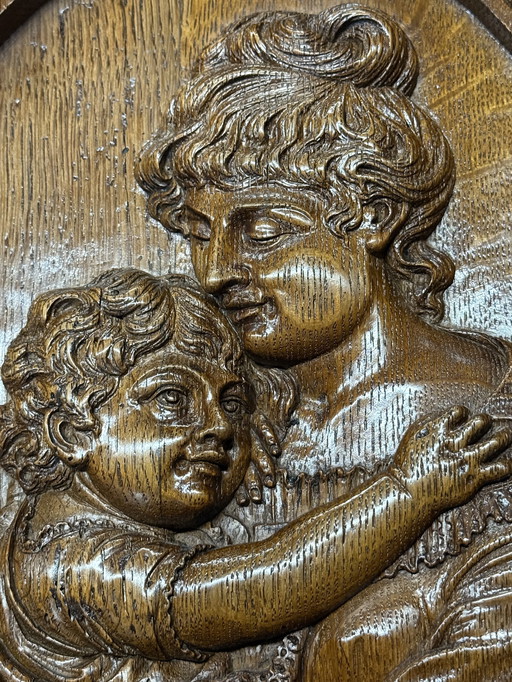 Houten uitgewerkt paneel. 