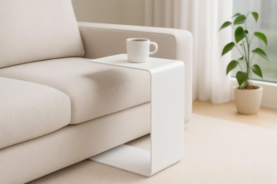 Image 1 of Minimalistischer C-förmiger Beistelltisch aus Stahl – Moderner Sofatisch
