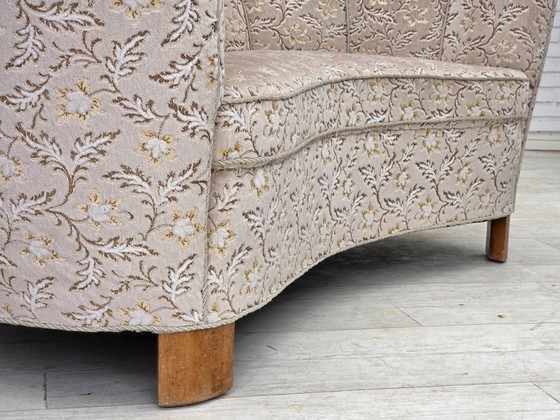 Image 1 of Sofá danés de dos plazas "Banana" de la década de 1970, tapizado original en terciopelo verde claro/gris.