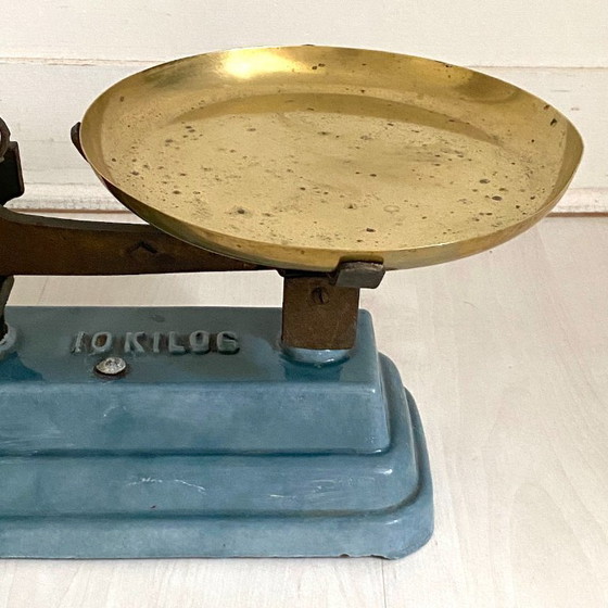 Image 1 of Vintage blue enamel Roberval balance