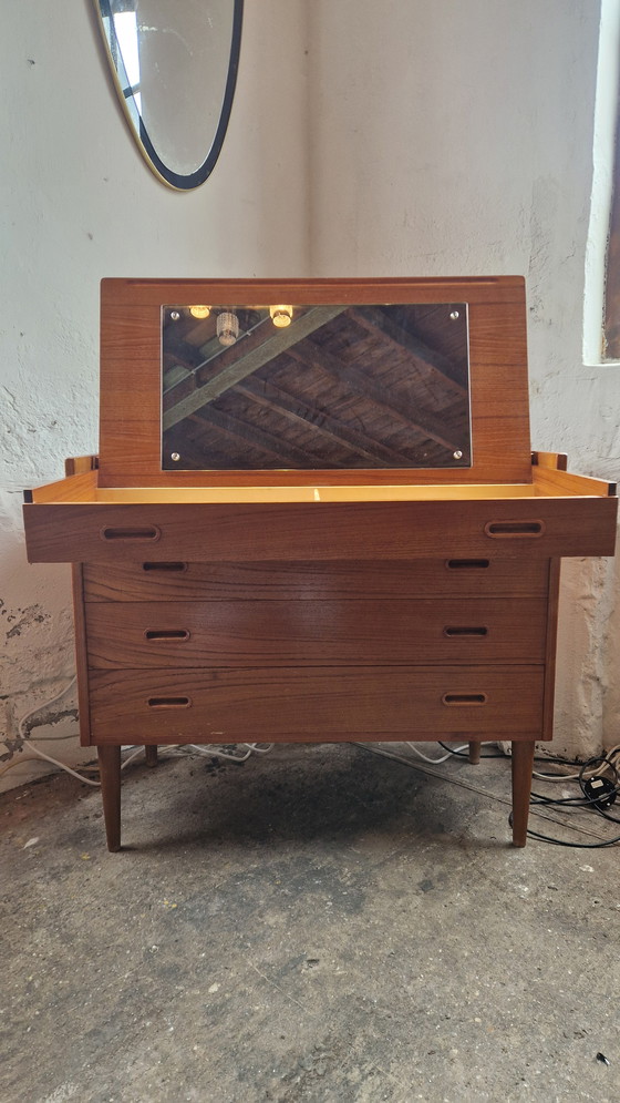 Image 1 of Commode design danois avec coiffeuse et miroir, années 1970