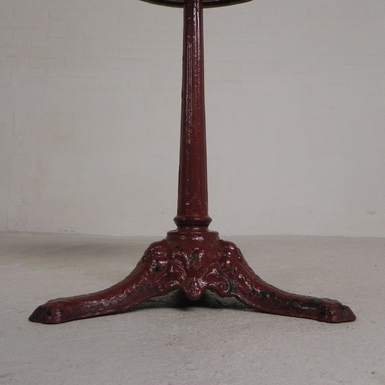Image 1 of Tavolo da bistrot con gambe in ghisa e piano in marmo, anni '20