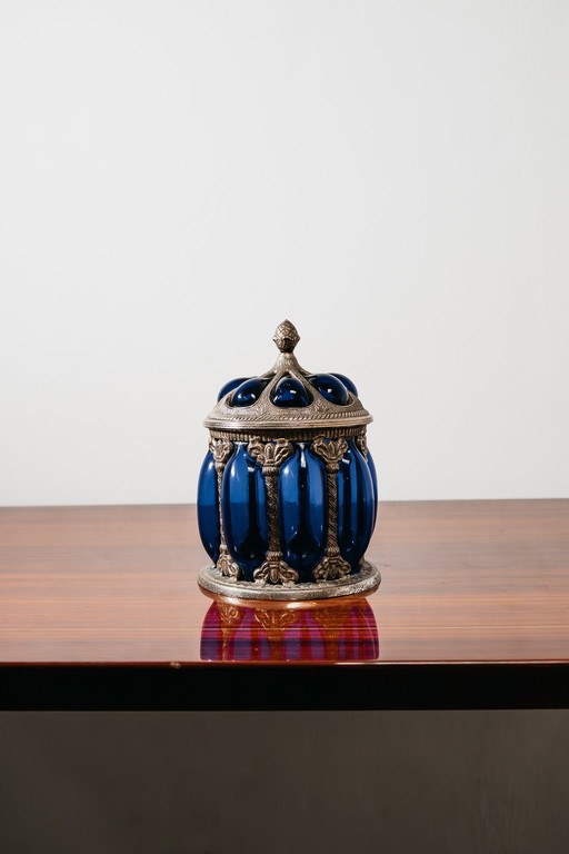 Grote blauwe serveerkan uit de Royal Sheffield Collection uit de jaren 1950, vintage pronkstuk.