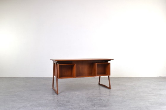 Image 1 of Scrivania esecutiva Mid-Century in teak di Svend Åge Madsen per H.P. Hansen, anni '60