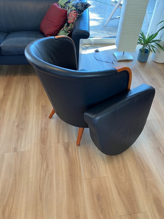 Divano Touché e due poltrone a secchiello – Divani, Leather, Wood (photo 10 of 12)