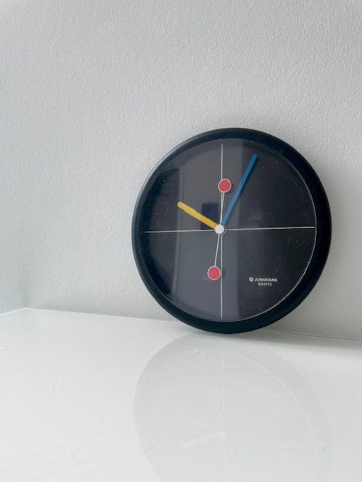 Reloj de pared vintage Junghans: diseño posmoderno de los años 80