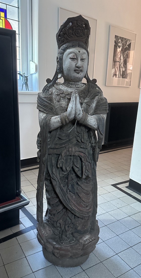 Image 1 of Monumentale, handgeschnitzte chinesische/südostasiatische Tempelstatue aus Holz – Polychromie – 128 cm (Guanyin/Bodhisattva)