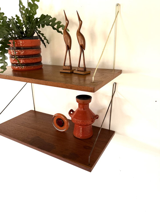 Image 1 of Ensemble de 2 étagères murales vintage en teck des années 60