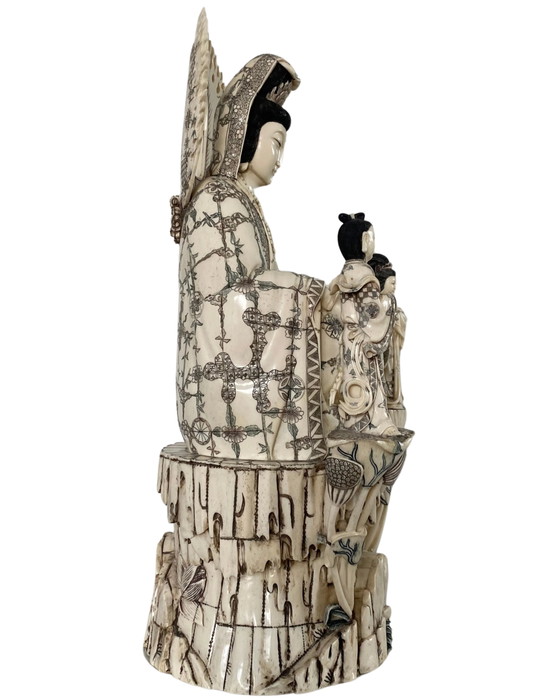 Guanyin china antigua con Shancai y Longnü – Finales de Qing – Hueso tallado – 60 cm – Esculturas (photo 3 of 11)