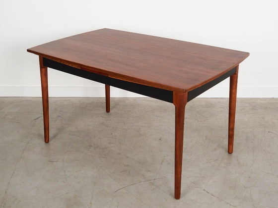 Image 1 of Nussbaumtisch, dänisches Design, 1970er Jahre, hergestellt in Dänemark