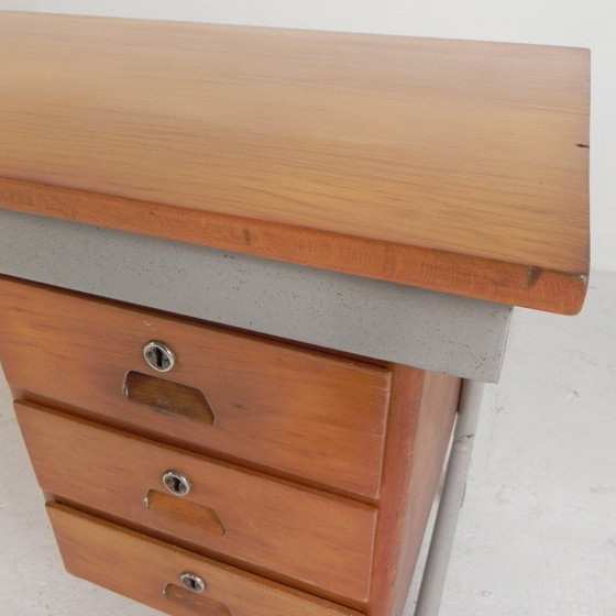 Image 1 of Industrieel bureau met 2 ladeblokken, jaren 60