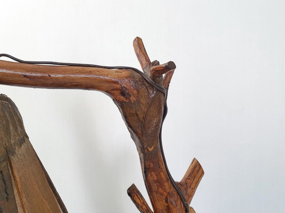 Image 1 of Vintage brutalistische tafellamp uit de jaren 70, gemaakt van organisch, plantaardig houtsnijwerk.