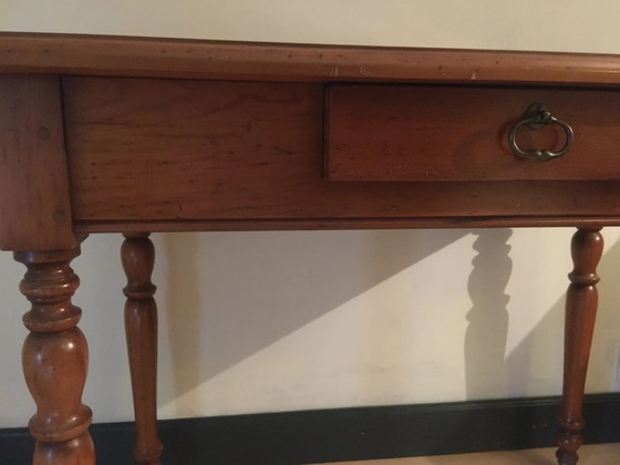 Schreibtisch mit Schublade aus Kirschholz – Beistelltische (photo 7 of 7)