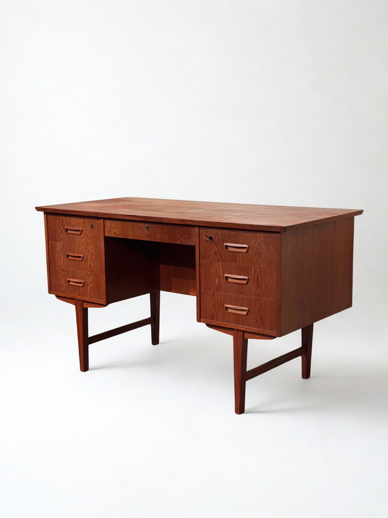 Image 1 of Bureau vintage danois en teck, milieu du siècle
