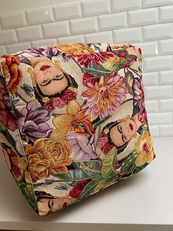Image 1 of Pouf Frida Kahlo