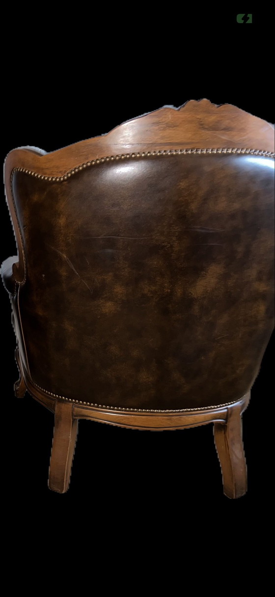 2 Poltrone Chesterfield Barocche in pelle – Legno (photo 4 of 12)