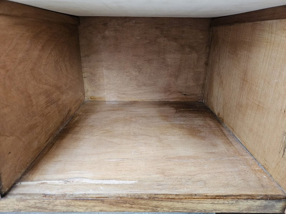 Image 1 of Art Deco dressoir in walnoot en licht walnoot.