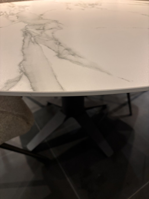 Bert Plantagie ronde Dekton tafel
