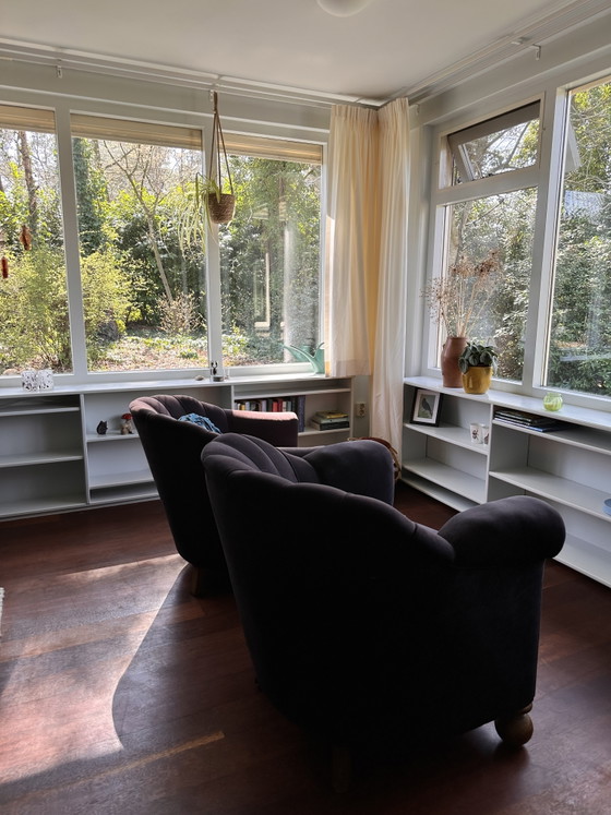2x Schelpvormige Fauteuils in Zwart Velours – Velvet, Wood (photo 5 of 5)