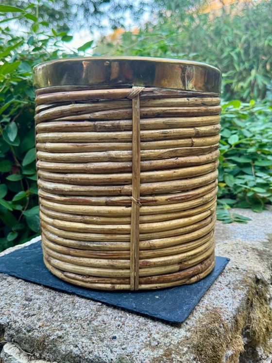 Large rattan brass basket Gabriella Crespi 60s, Decorative Objects, Multi Color (photo 3 of 7)