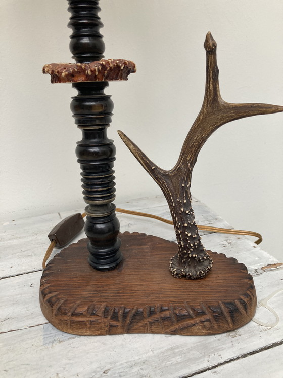 Image 1 of Lampada da tavolo vintage in legno con cappello rotante/bambù