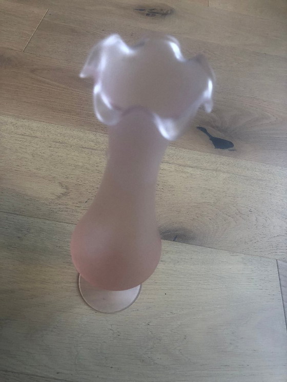 Image 1 of Jarrón con pie de cristal opalino