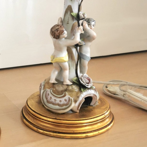 Image 1 of LAMPADE DA TAVOLO IN PORCELLANA