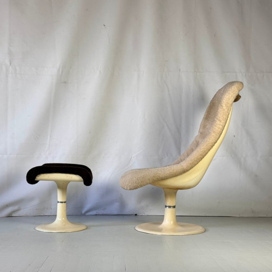 Image 1 of Hongaarse space age draaistoel met voetensteun, 1960