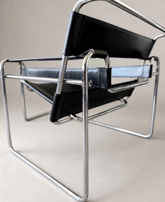 Image 1 of Fauteuil Wassily vintage en cuir noir – Fasem, Italie