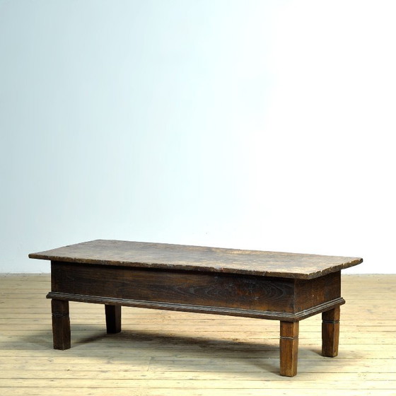 Image 1 of Oak coffee table, circa 1820