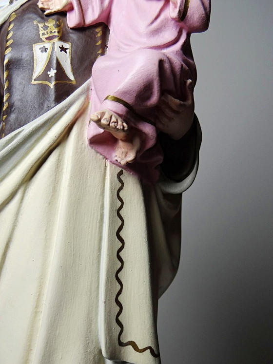 Image 1 of Statuetta in stucco della Madonna del Monte Carmelo, bottega di Olot, occhi di vetro, 1920-1930