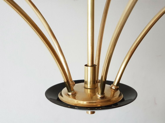 Image 1 of Vintage kroonluchter uit de jaren 50, 5 armen van messing en kunststof, rockabillystijl uit de jaren 50