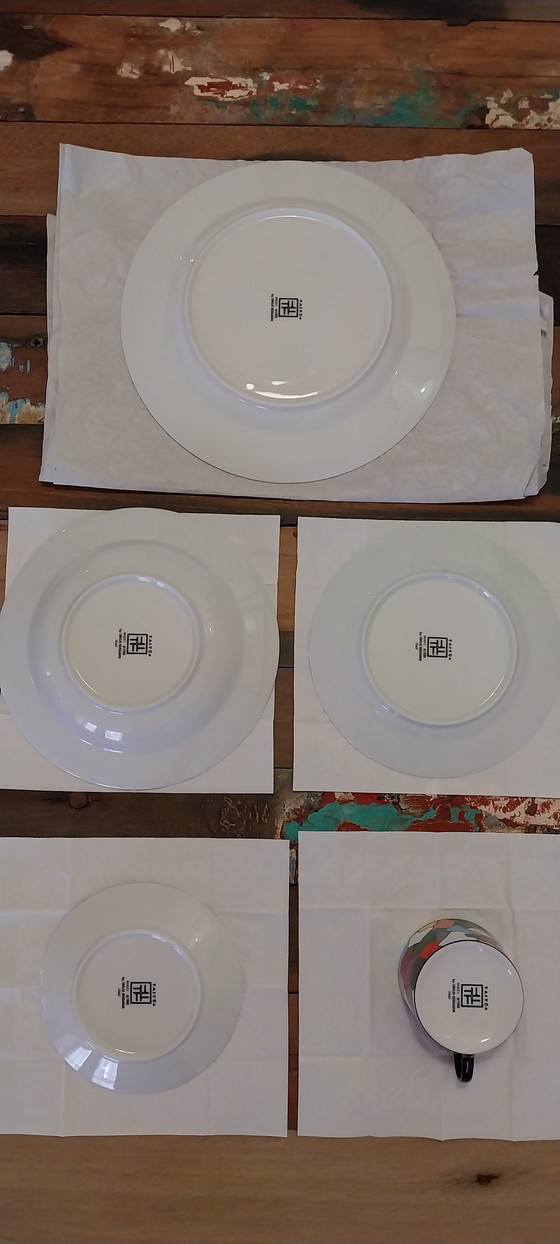 Image 1 of DESIGN-IKONE: Taitù "Dieci" 1986 Zeitkapsel neu 25-teilig – Komplettes Set für 4 Personen + komplettes Ersatzset!