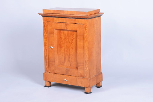 Restaurierter kleiner Biedermeierschrank, Esche, Fichte, polnisch, tschechisch, 1830er Jahre – kasten, Wood