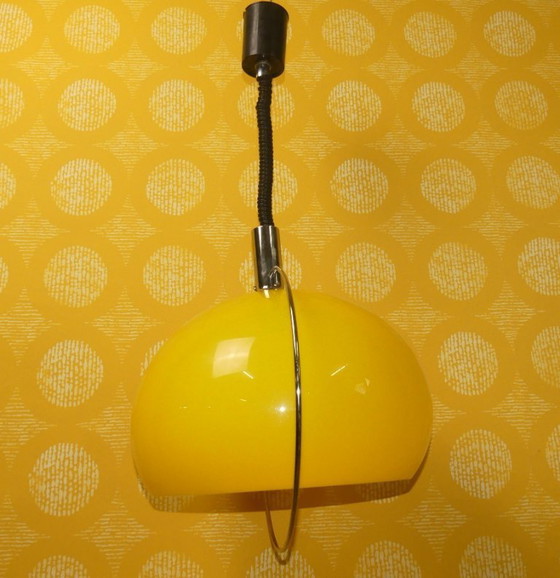 Image 1 of Lampada a sospensione degli anni '70 lampada a soffitto a sospensione Ø40cm plastica gialla/cromo
