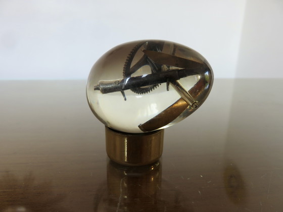 Image 1 of Pierre Giraudon, Frankrijk, Ei van hars met uurwerk, 1970