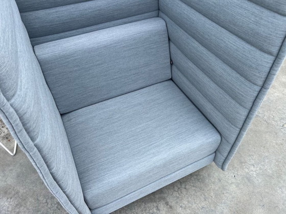Image 1 of Poltrona acustica Vitra Alcove