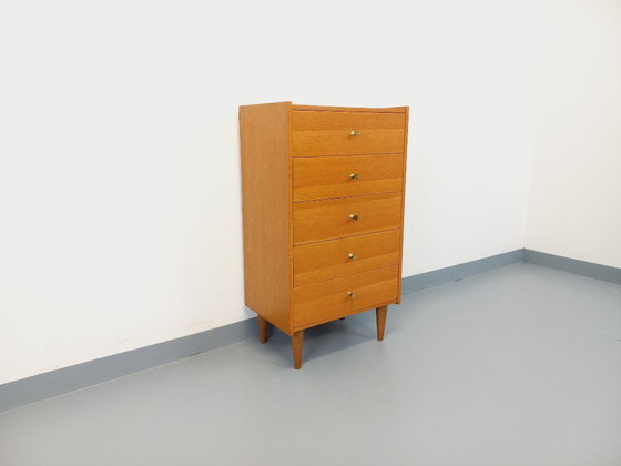 Image 1 of Vintage eikenhouten ladekast uit de jaren 60.