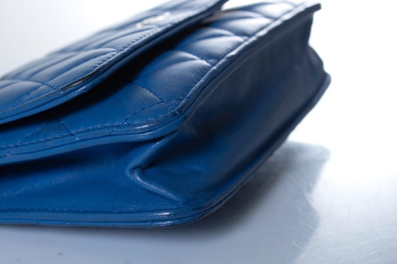 Portafoglio Chanel con catena, colore blu. – Borse a spalla, Lambskin (photo 10 of 12)