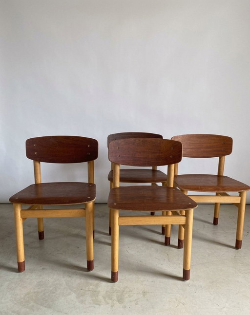 Quatre chaises basses Kvetny and Sonners Stolefabrik Danemark 1960
