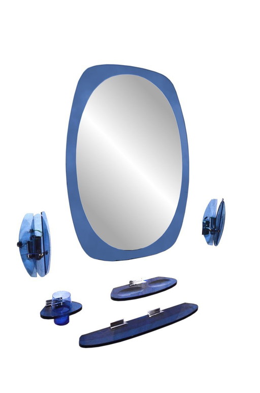 Cobalt blue bathroom suite, attributed to Fontana Arte, 1970 – spiegels, Glass, Metal (photo 2 of 5)