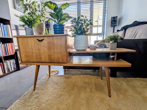 Originaler Fernsehschrank mit kleinem Barschrank