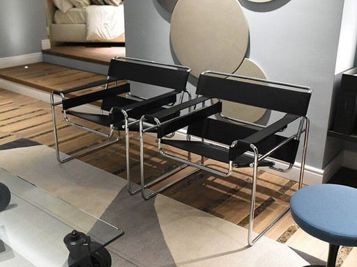 Knoll Wassily B3 2 Fauteuils en cuir noir neufs et inutilisés Par Marcel Lajos Breuer