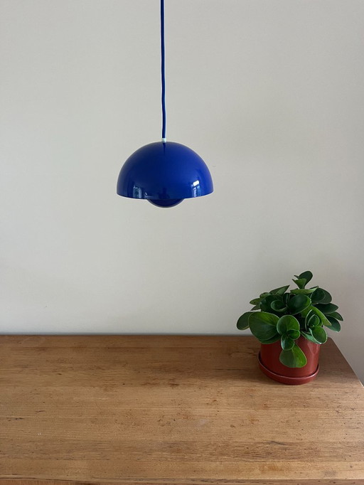 Vintage Verner Panton flowerpot lamp - VP1 - Louis Poulsen - Danish design lamp