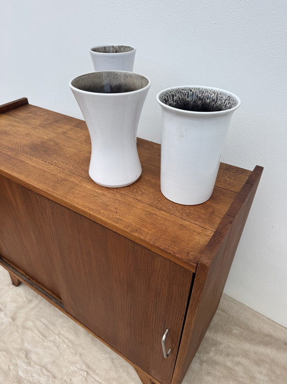 Image 1 of Niedriges Sideboard mit Schiebetüren, 1960er Jahre
